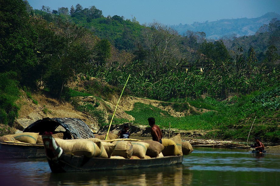 Rzeka w okolicach Ruma Bazaar (Chittagong Hill Tracts)